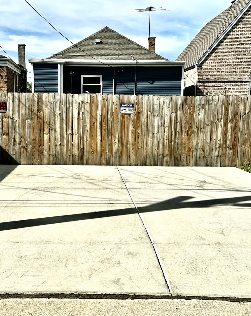 1405 S Central Avenue, Cicero, IL 60804