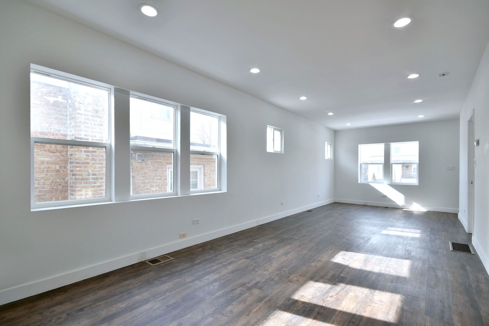 1405 S Central Avenue, Cicero, IL 60804