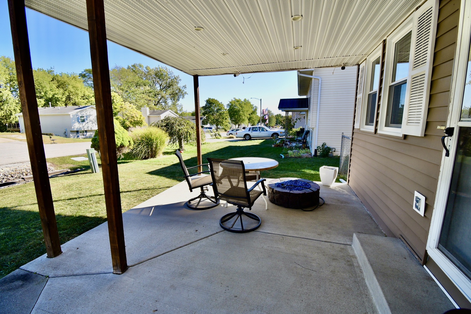 810 Tomahawk Court, Heyworth, IL 61745