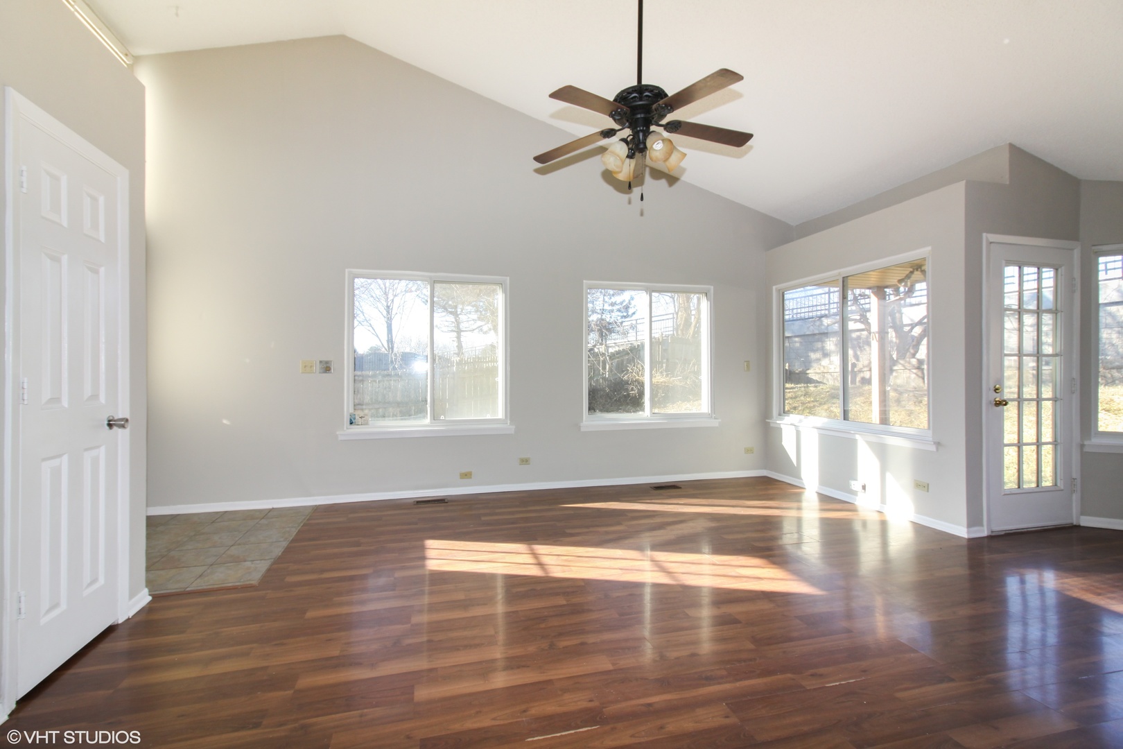707 CLEARWOOD Court #707, Aurora, IL 60504