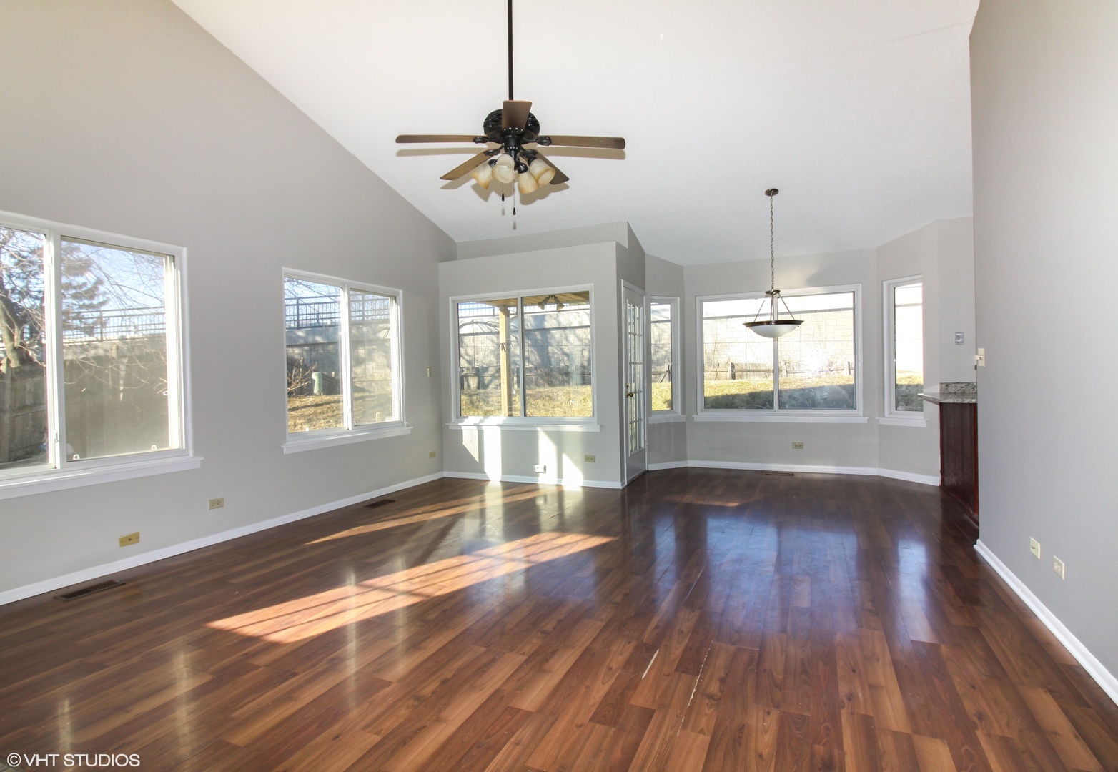 707 CLEARWOOD Court #707, Aurora, IL 60504