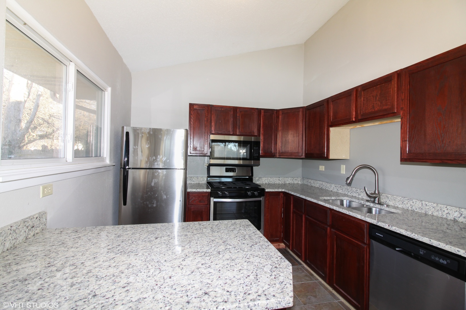 707 CLEARWOOD Court #707, Aurora, IL 60504