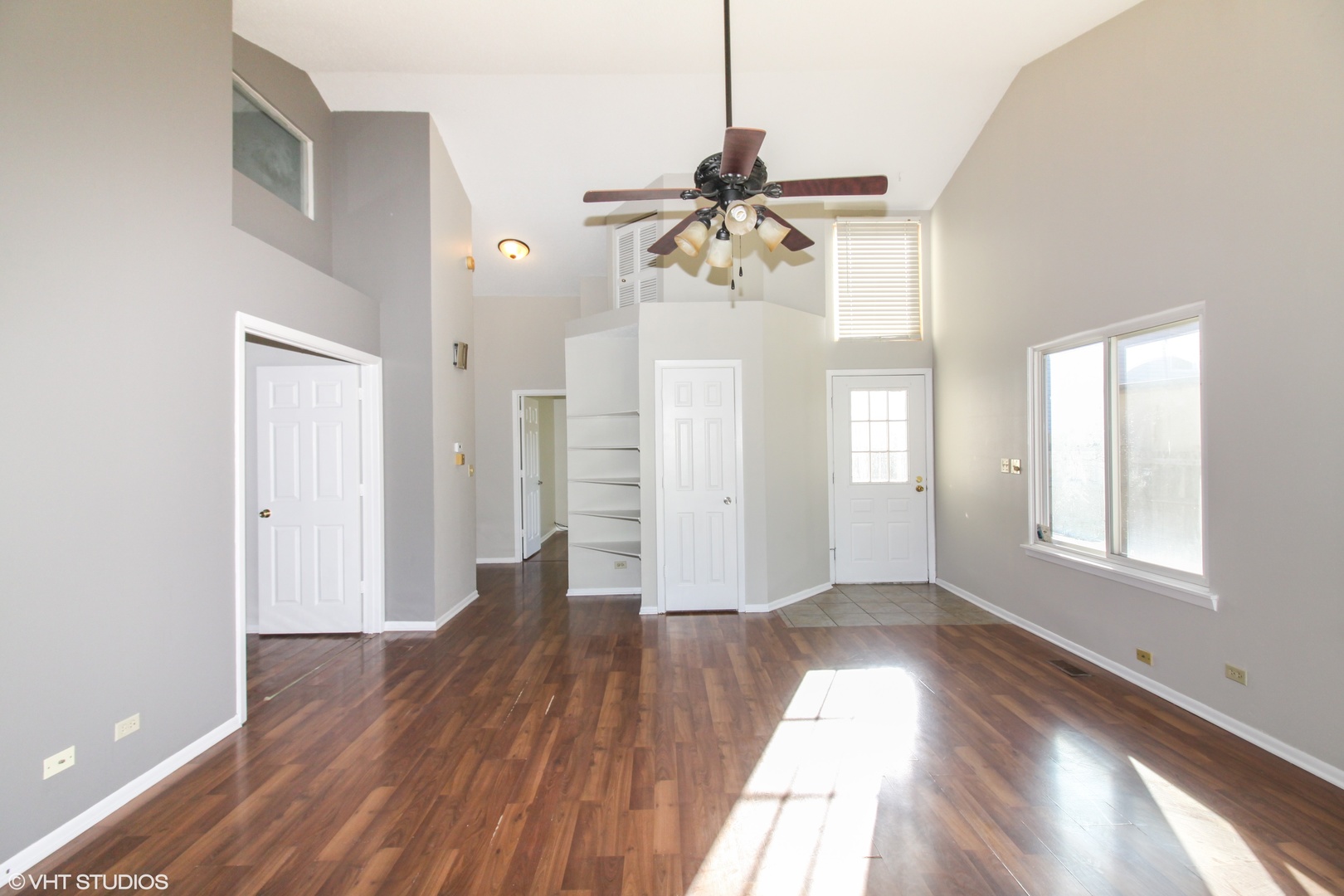 707 CLEARWOOD Court #707, Aurora, IL 60504