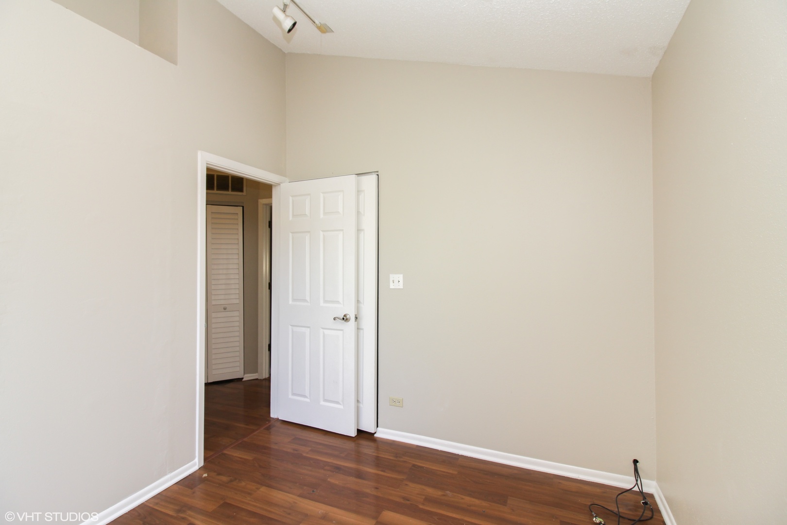 707 CLEARWOOD Court #707, Aurora, IL 60504