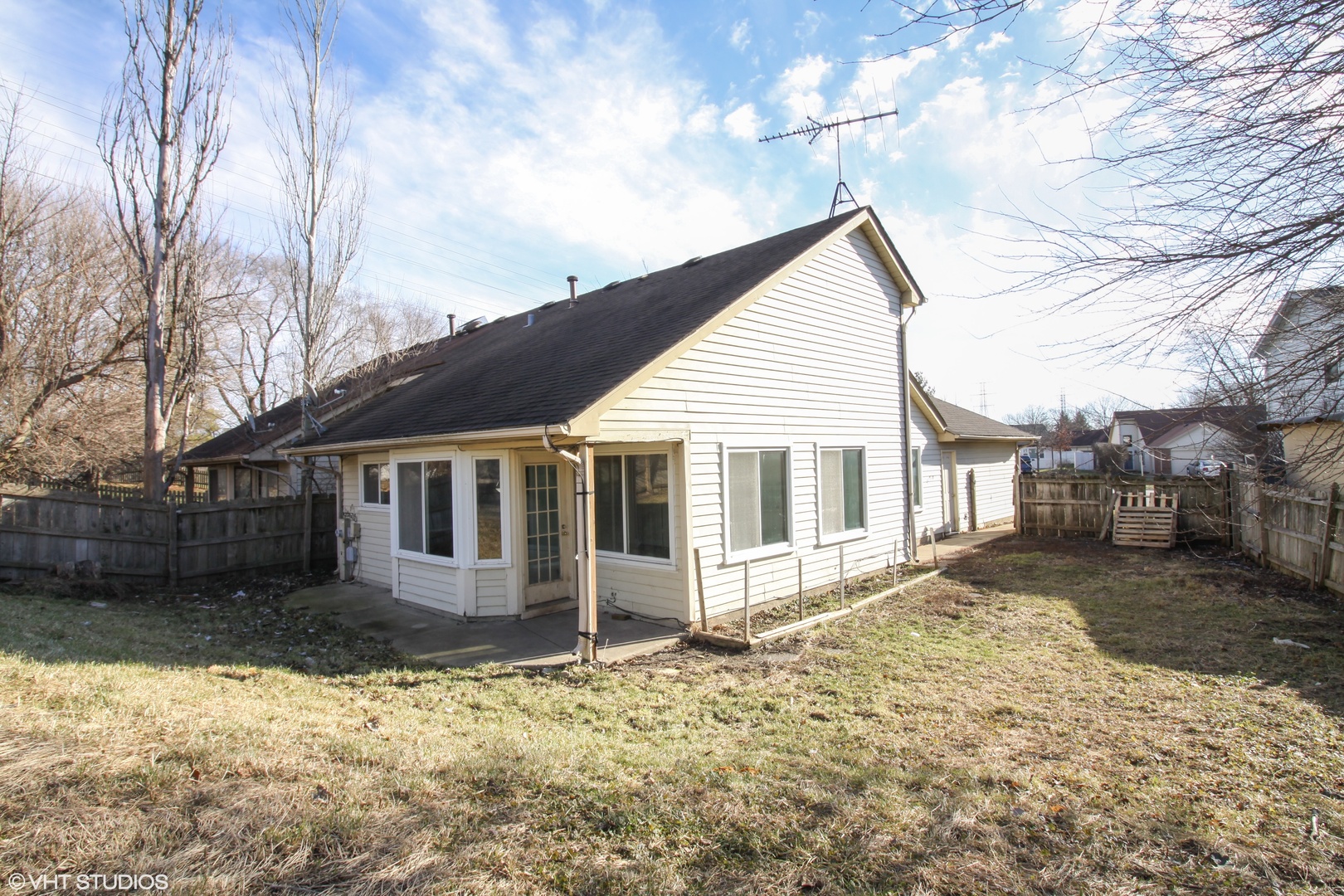 707 CLEARWOOD Court #707, Aurora, IL 60504
