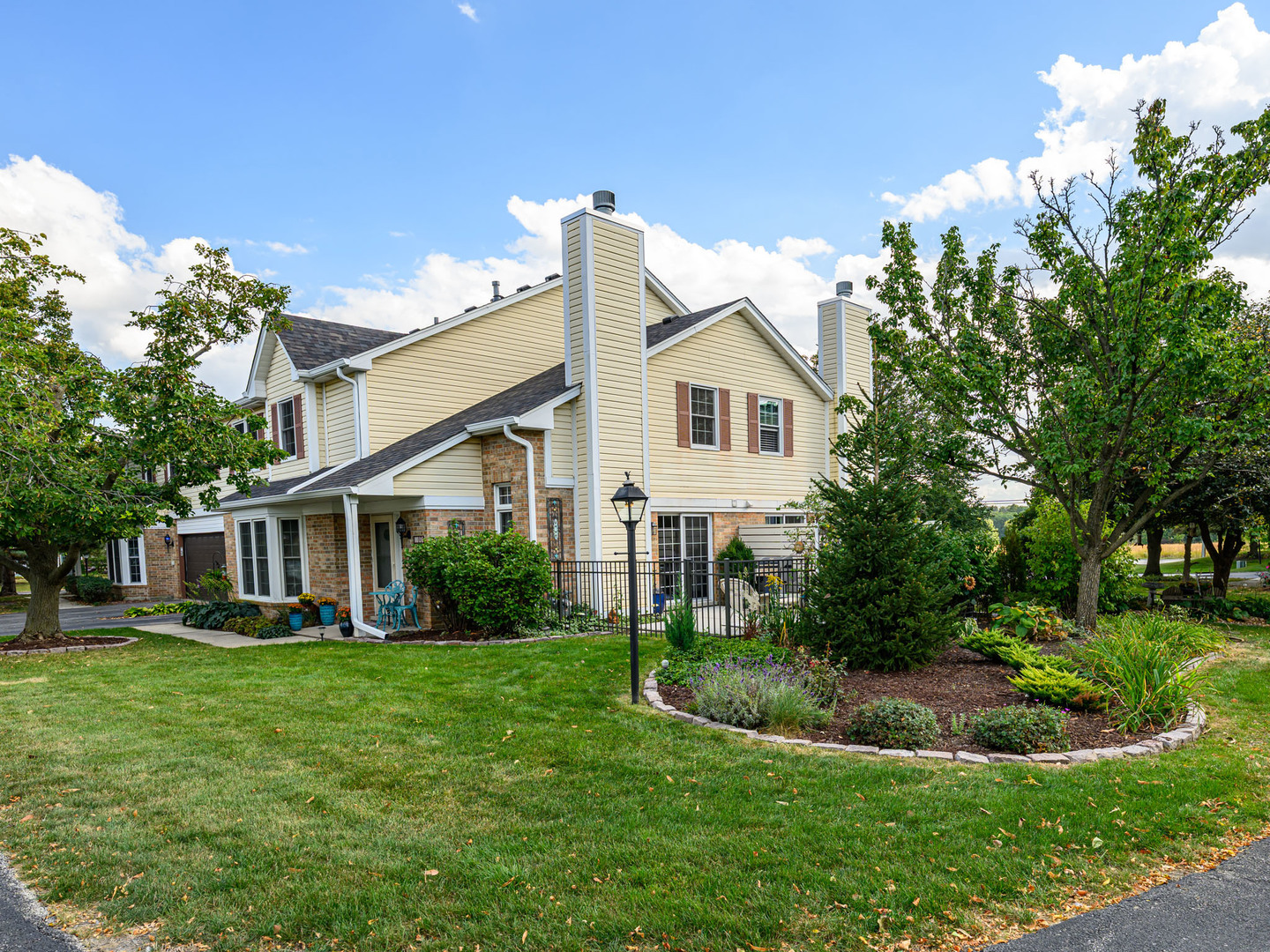 10111 Cambridge Drive #Court-G, Mokena, IL 60448