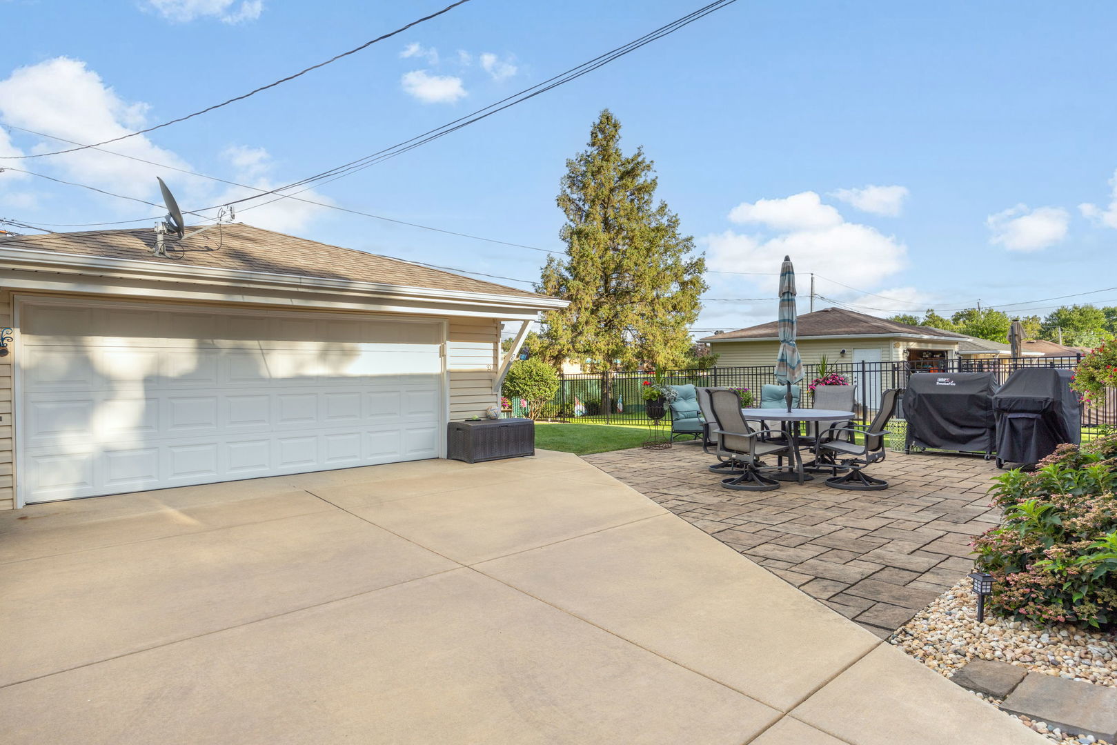 2401 Mayfair Avenue, Westchester, IL 60154