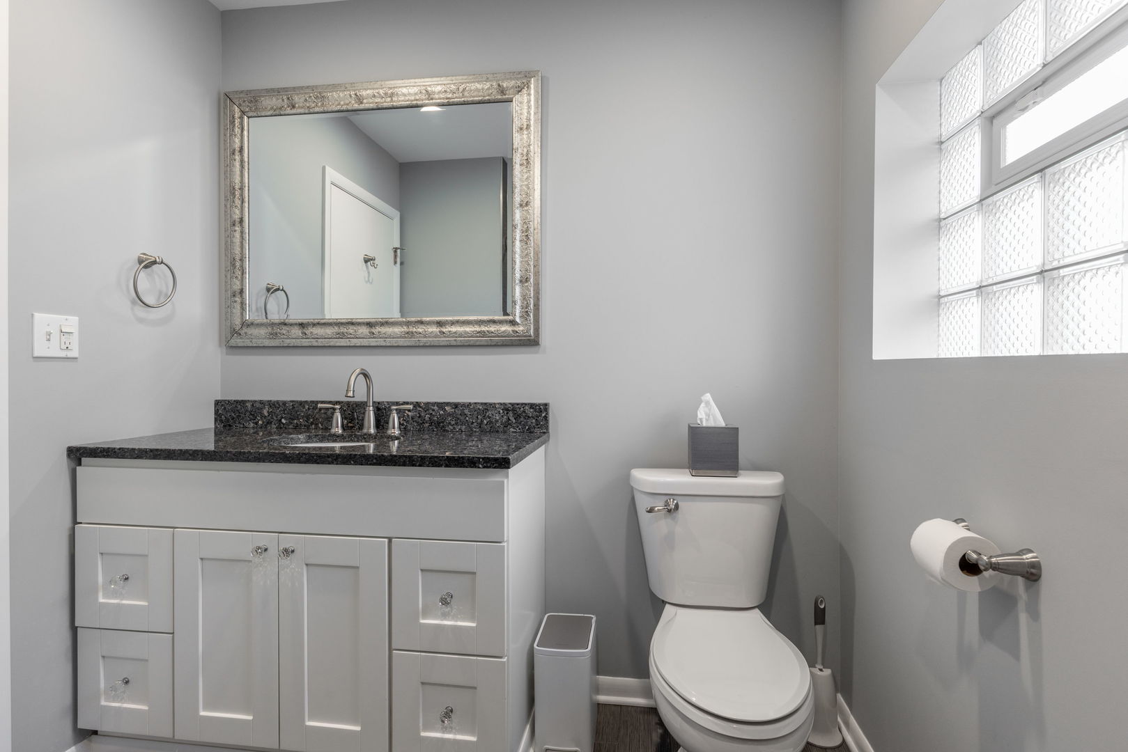 2401 Mayfair Avenue, Westchester, IL 60154