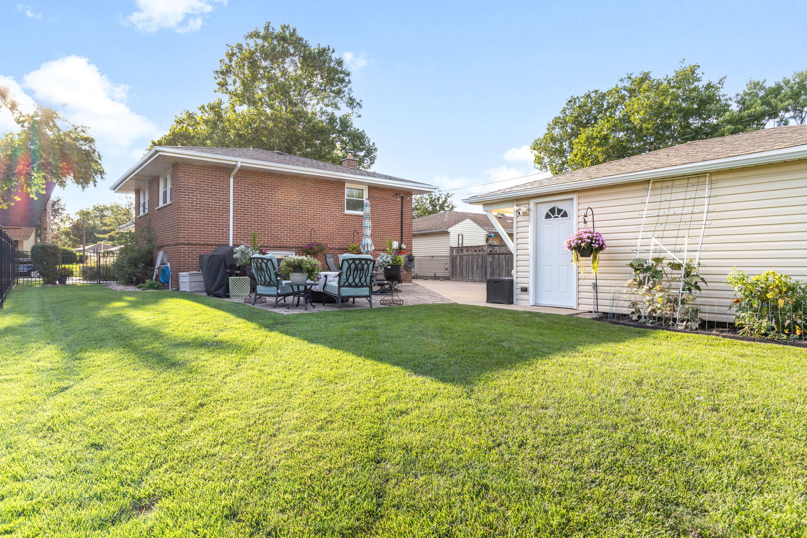 2401 Mayfair Avenue, Westchester, IL 60154