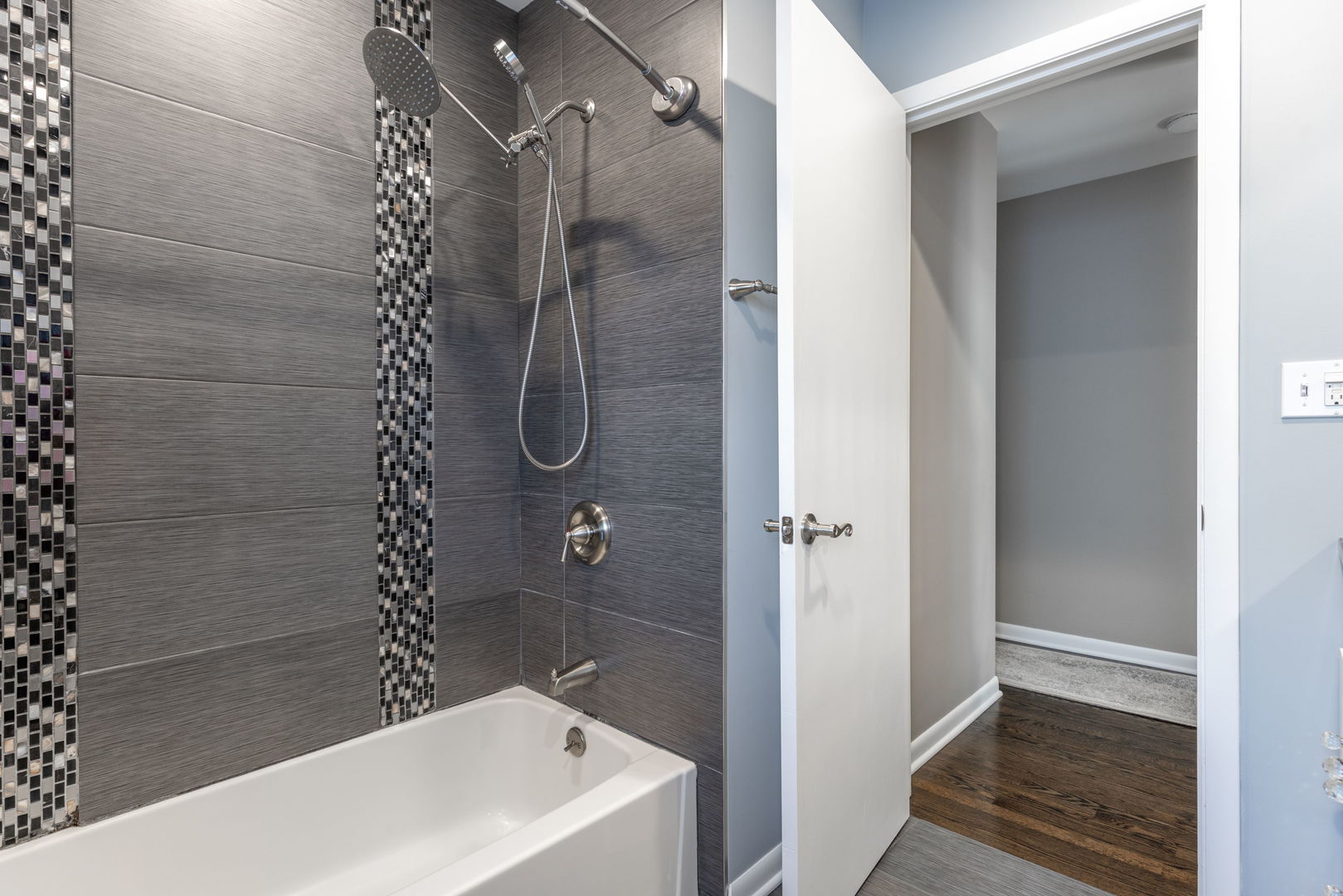 2401 Mayfair Avenue, Westchester, IL 60154