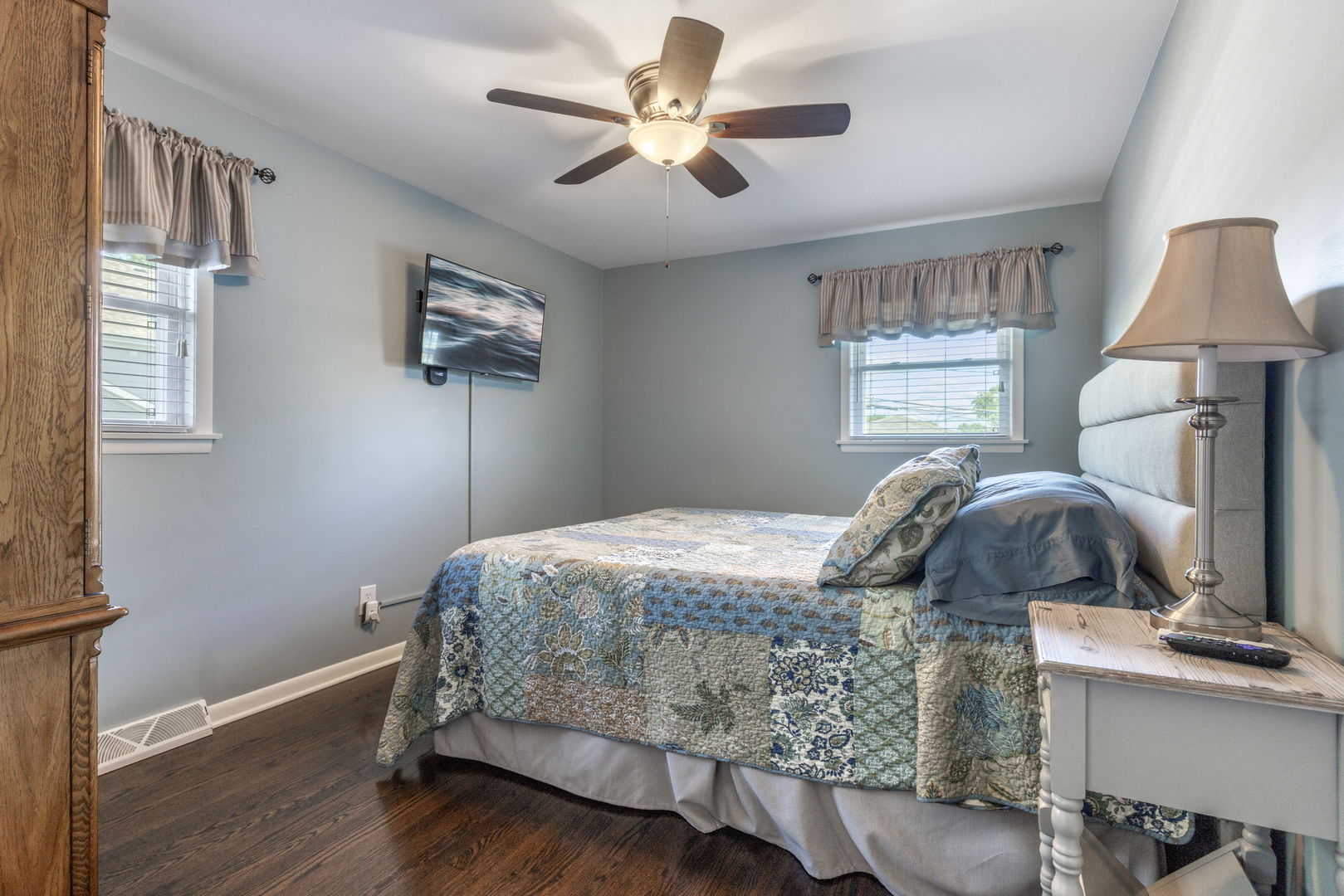 2401 Mayfair Avenue, Westchester, IL 60154