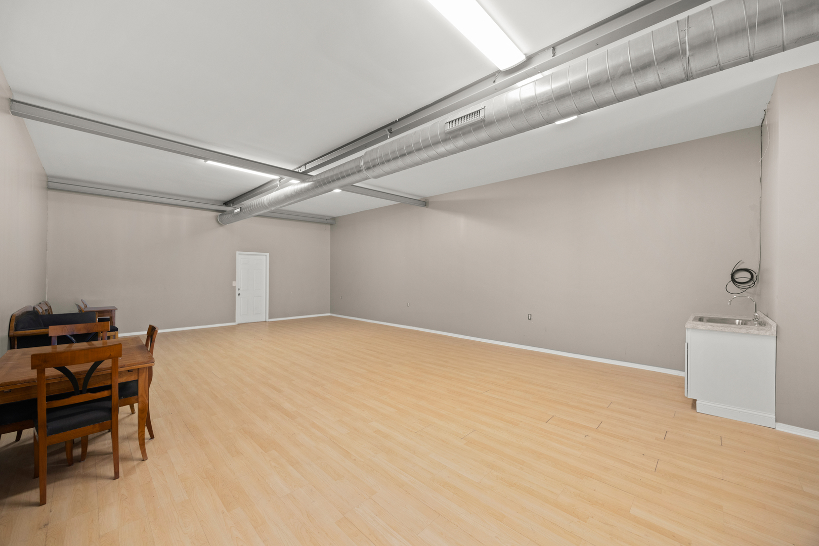 3381 N Milwaukee Avenue, Chicago, IL 60641