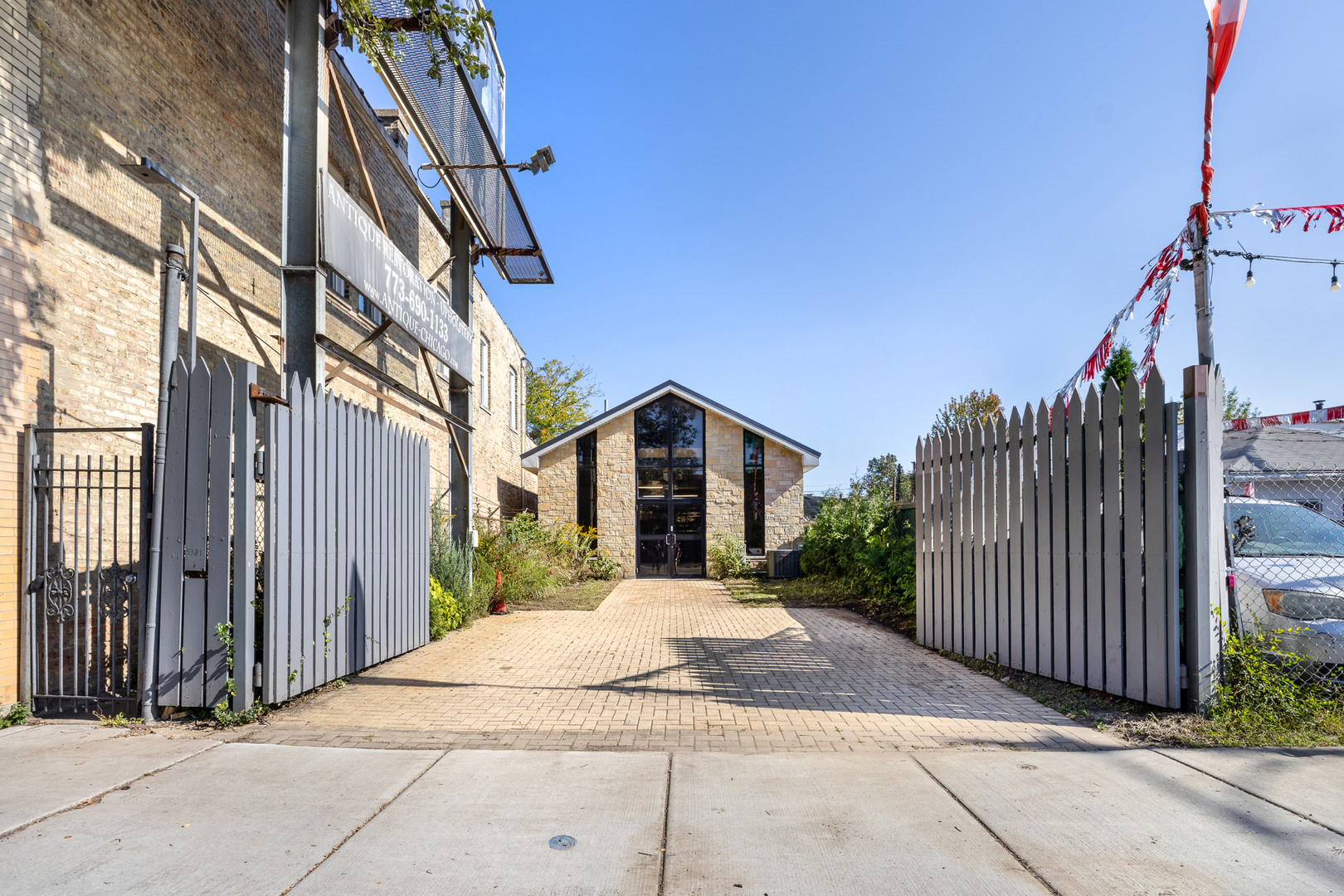 3381 N Milwaukee Avenue, Chicago, IL 60641