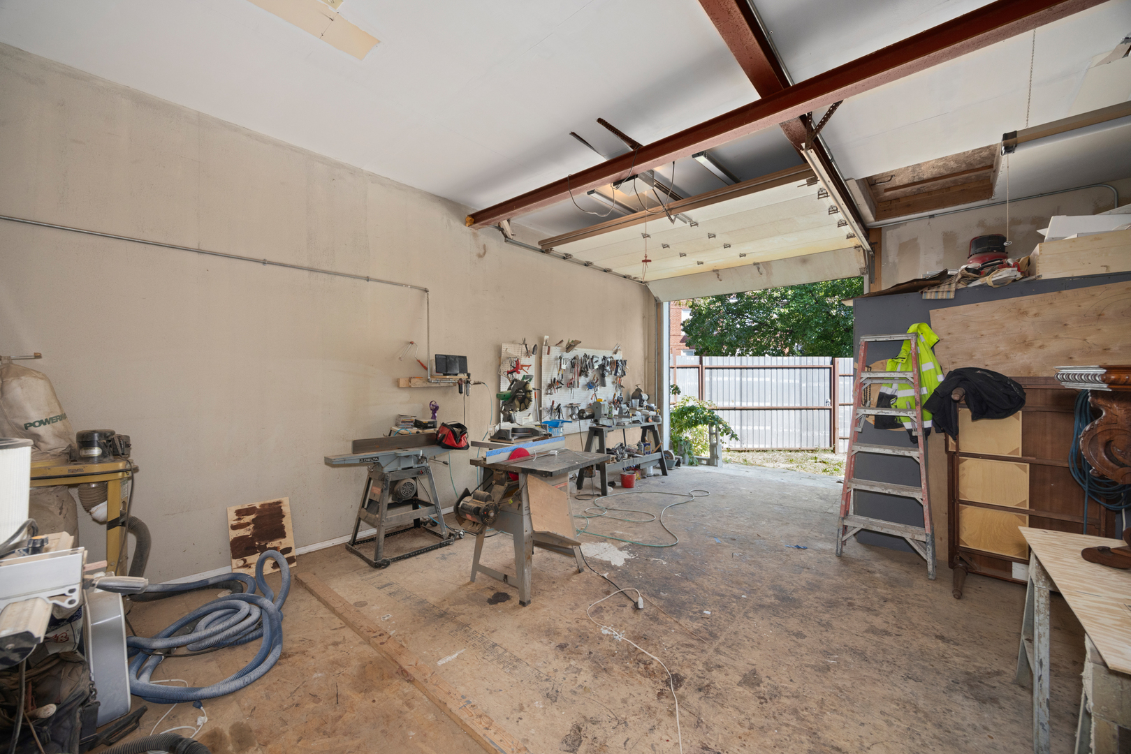 3381 N Milwaukee Avenue, Chicago, IL 60641