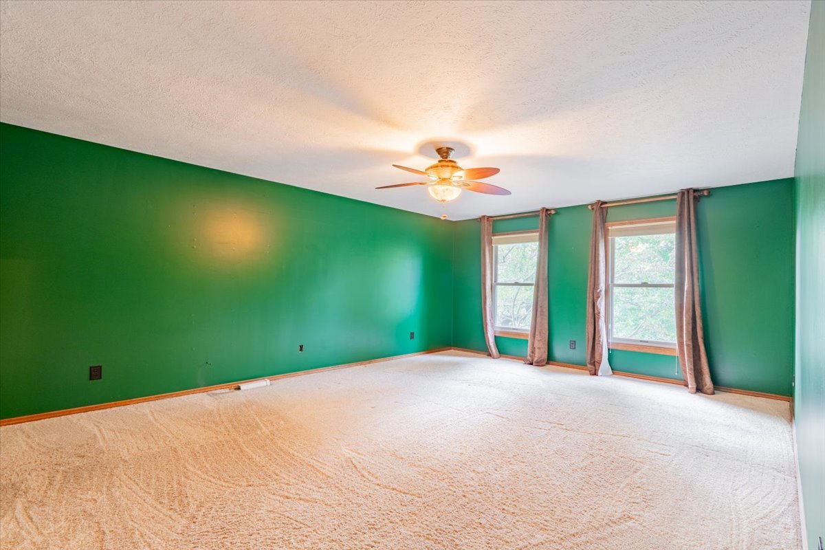 10 Inverness Drive, Bloomington, IL 61701