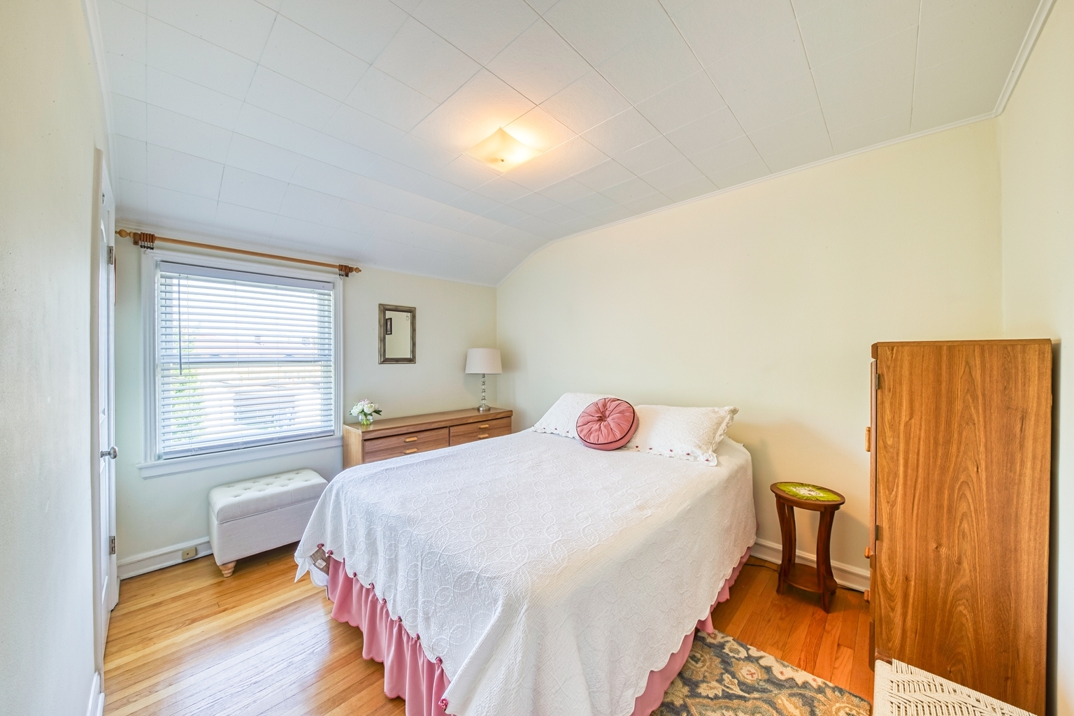 7226 W Summerdale Avenue, Chicago, IL 60656