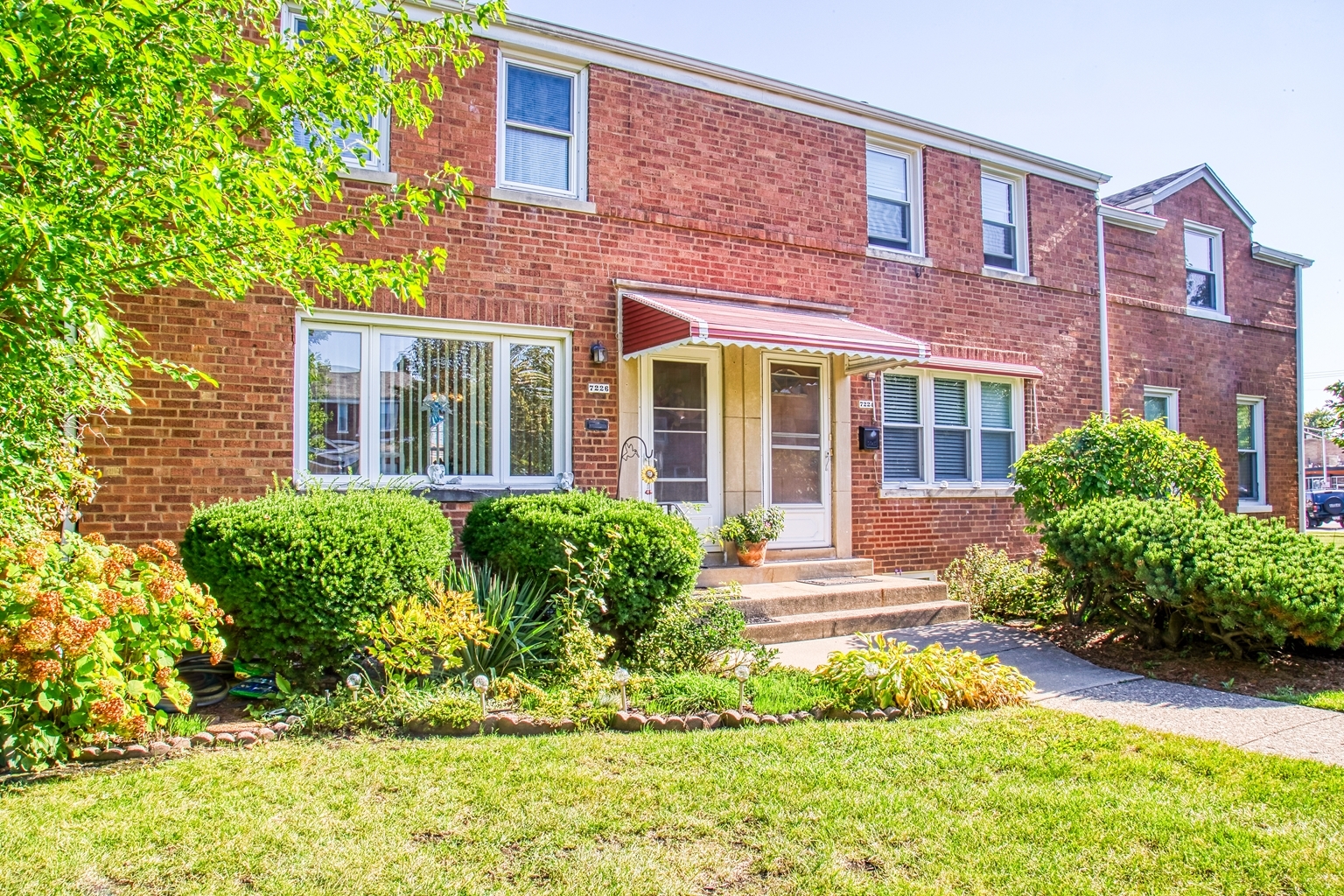 7226 W Summerdale Avenue, Chicago, IL 60656