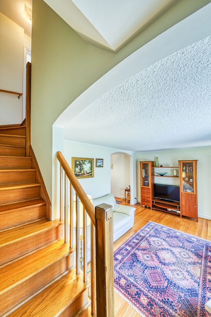 7226 W Summerdale Avenue, Chicago, IL 60656