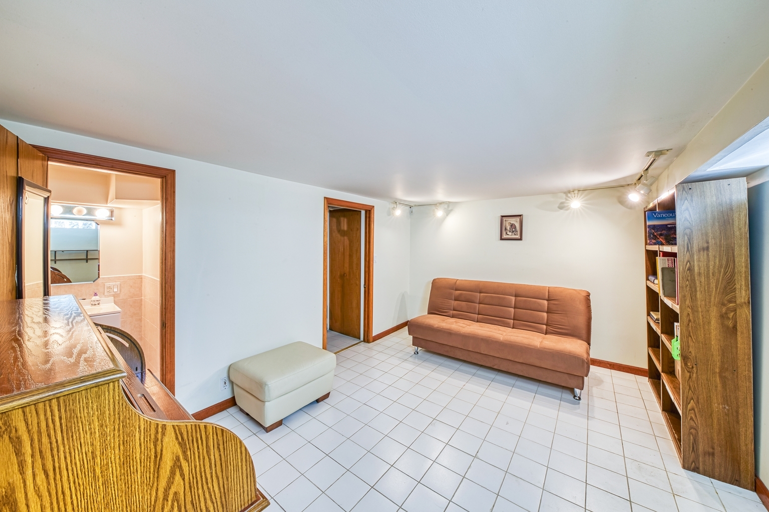 7226 W Summerdale Avenue, Chicago, IL 60656