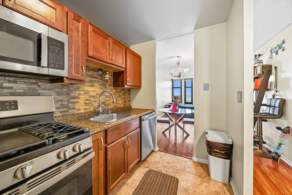 6700 S South Shore Drive #11K, Chicago, IL 60649