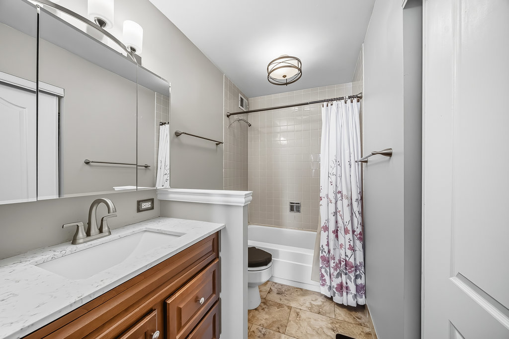 6700 S South Shore Drive #11K, Chicago, IL 60649