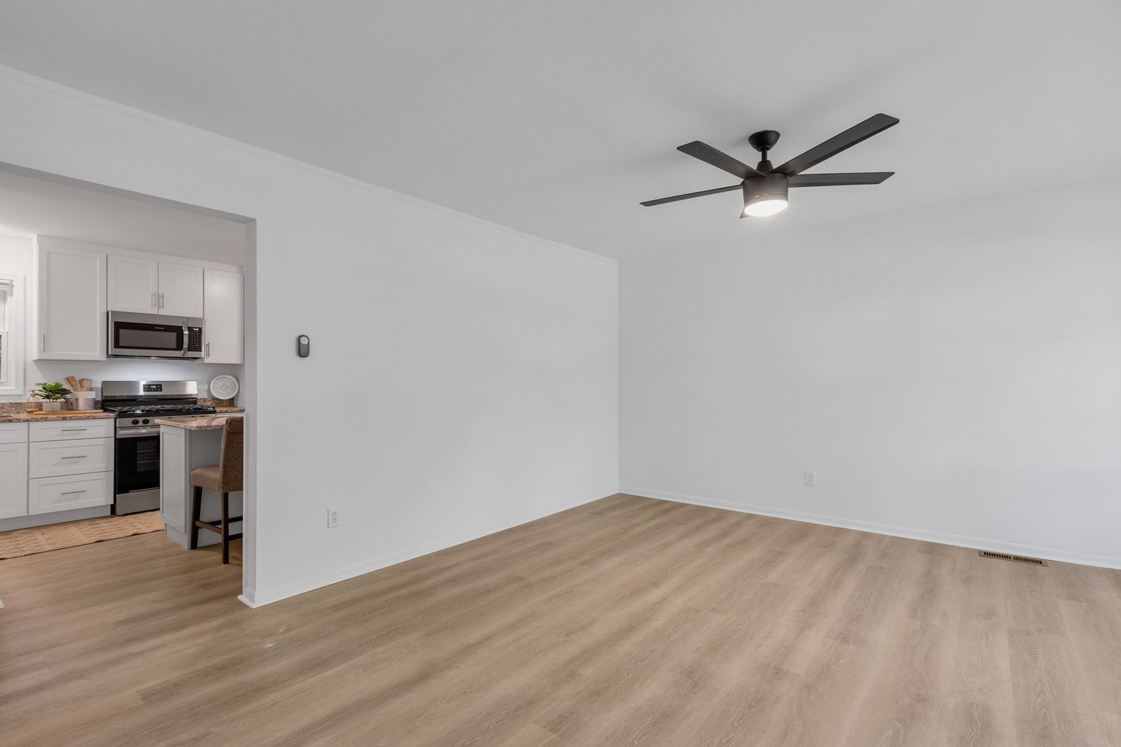 6815 Meadow Drive, Crystal Lake, IL 60012