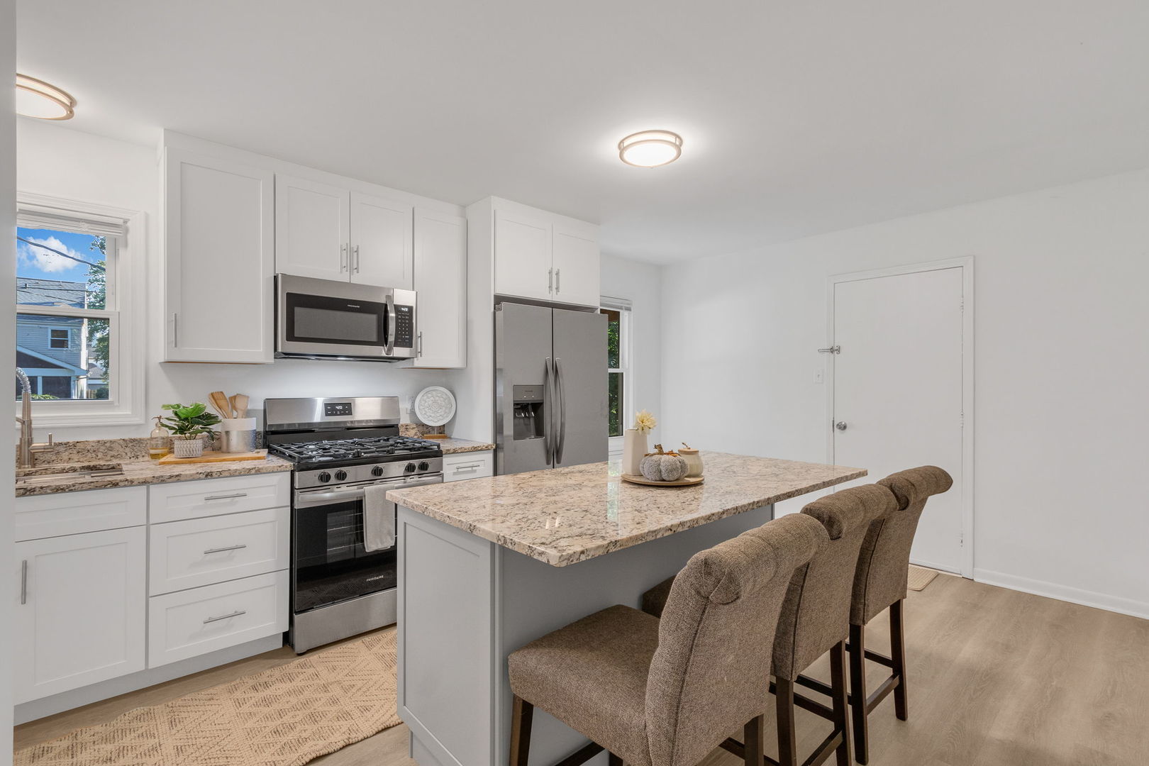 6815 Meadow Drive, Crystal Lake, IL 60012