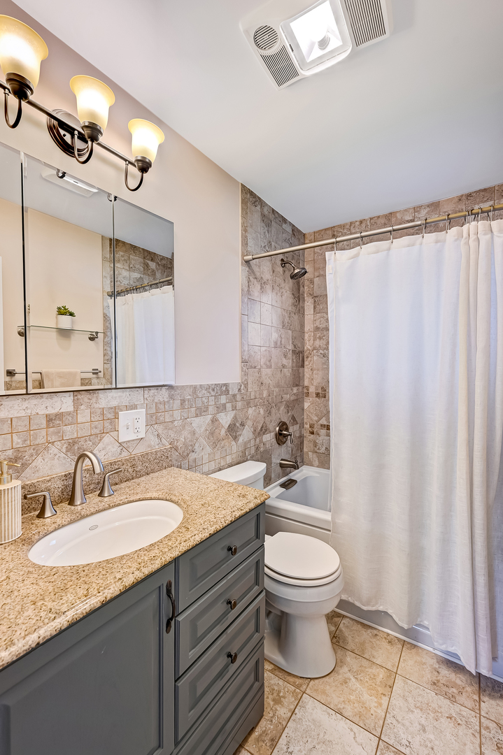 3251 Grand Boulevard, Brookfield, IL 60513