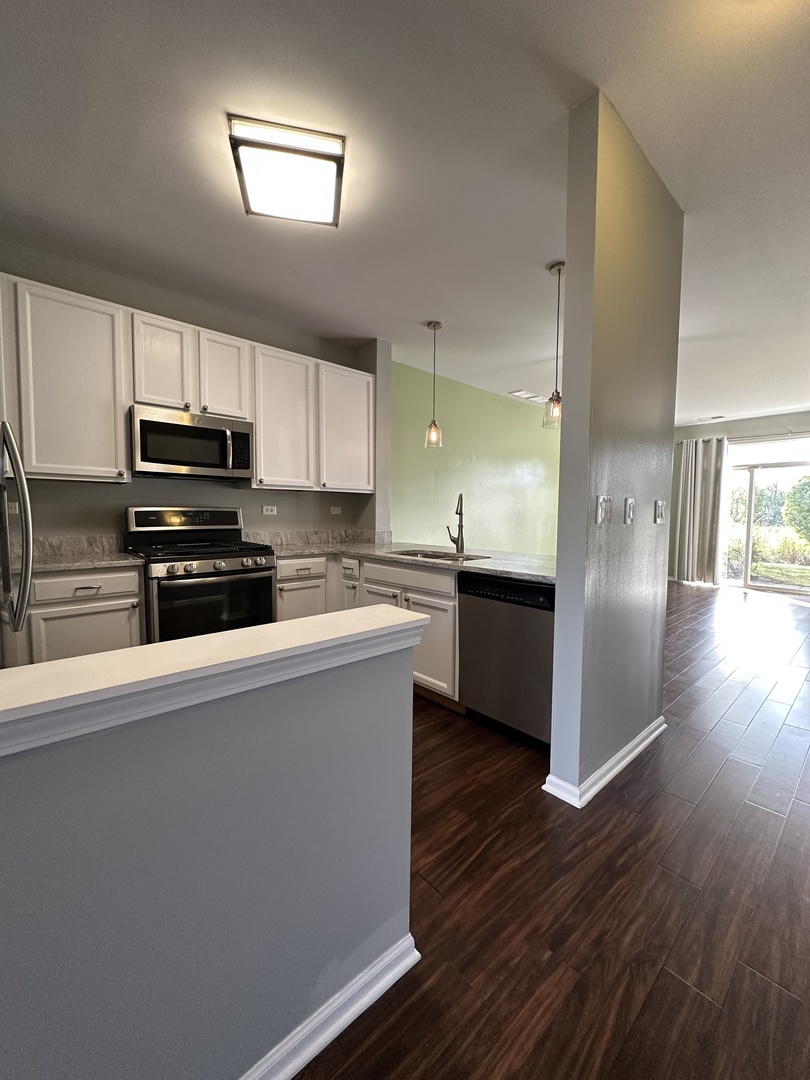 2409 Golf Ridge Circle #2409, Naperville, IL 60563