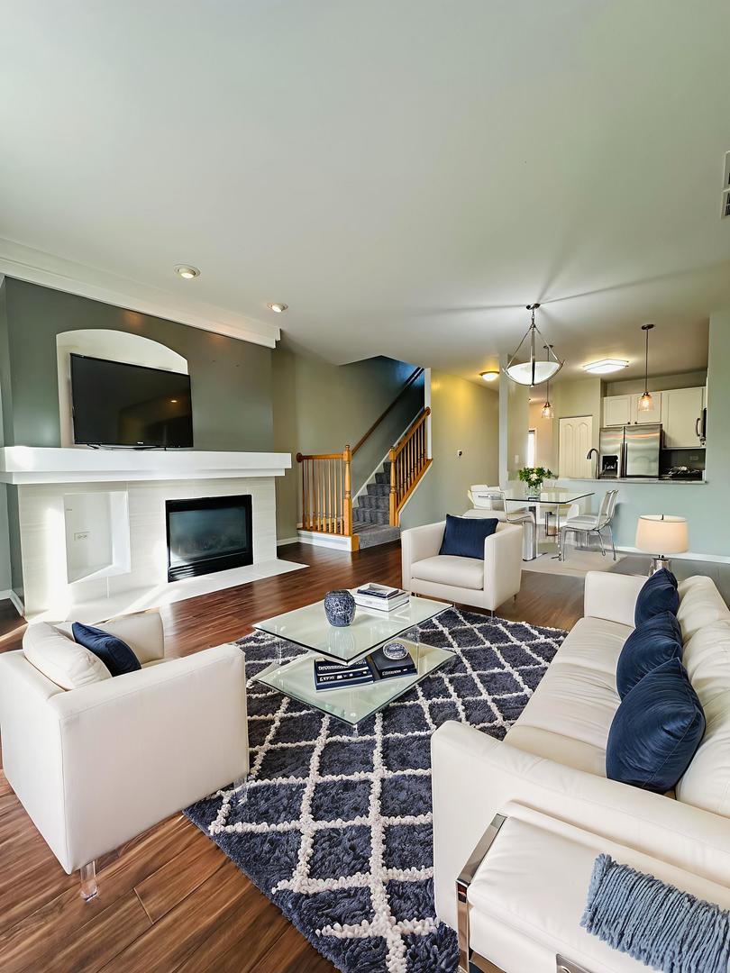 2409 Golf Ridge Circle #2409, Naperville, IL 60563