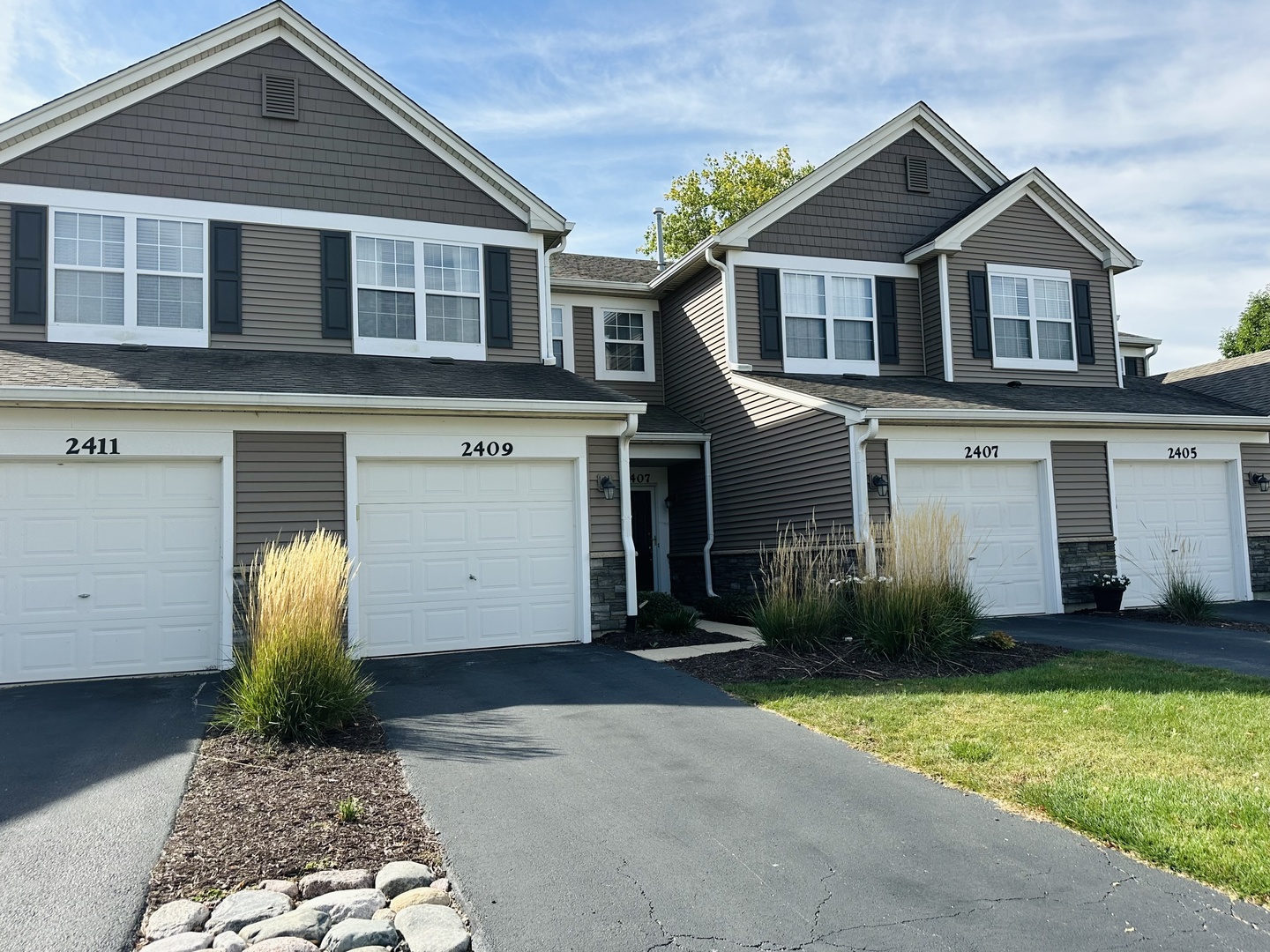 2409 Golf Ridge Circle #2409, Naperville, IL 60563