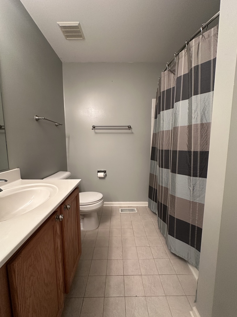 2409 Golf Ridge Circle #2409, Naperville, IL 60563