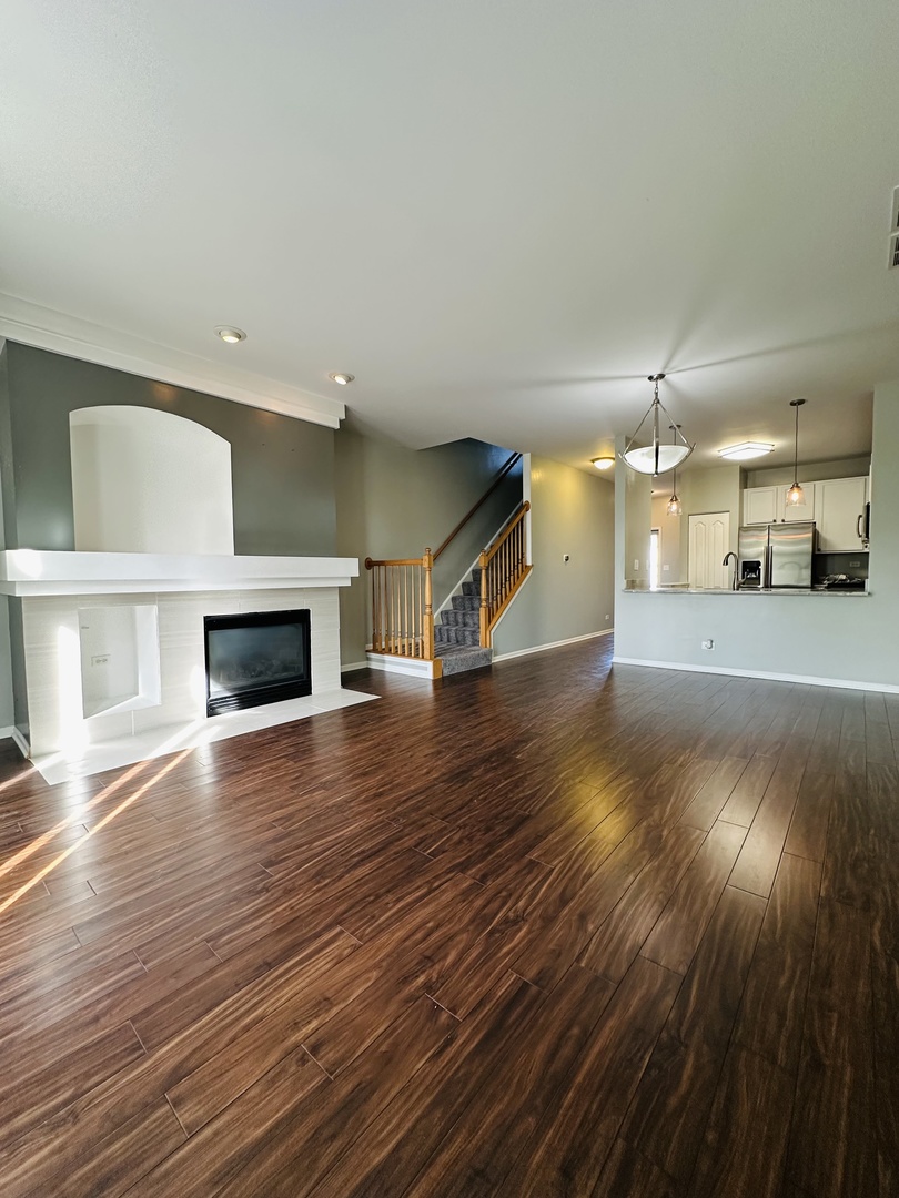 2409 Golf Ridge Circle #2409, Naperville, IL 60563