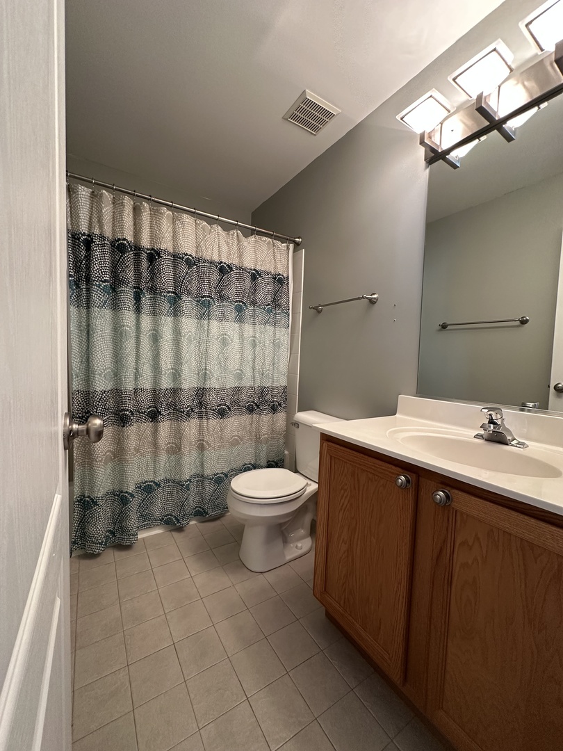 2409 Golf Ridge Circle #2409, Naperville, IL 60563