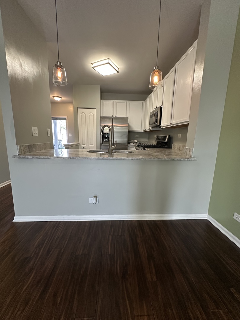 2409 Golf Ridge Circle #2409, Naperville, IL 60563