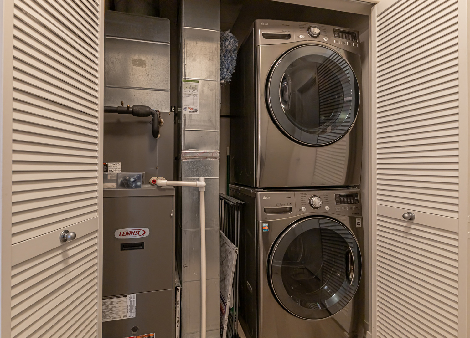 450 VILLAGE CENTER Drive #210, Burr Ridge, IL 60527