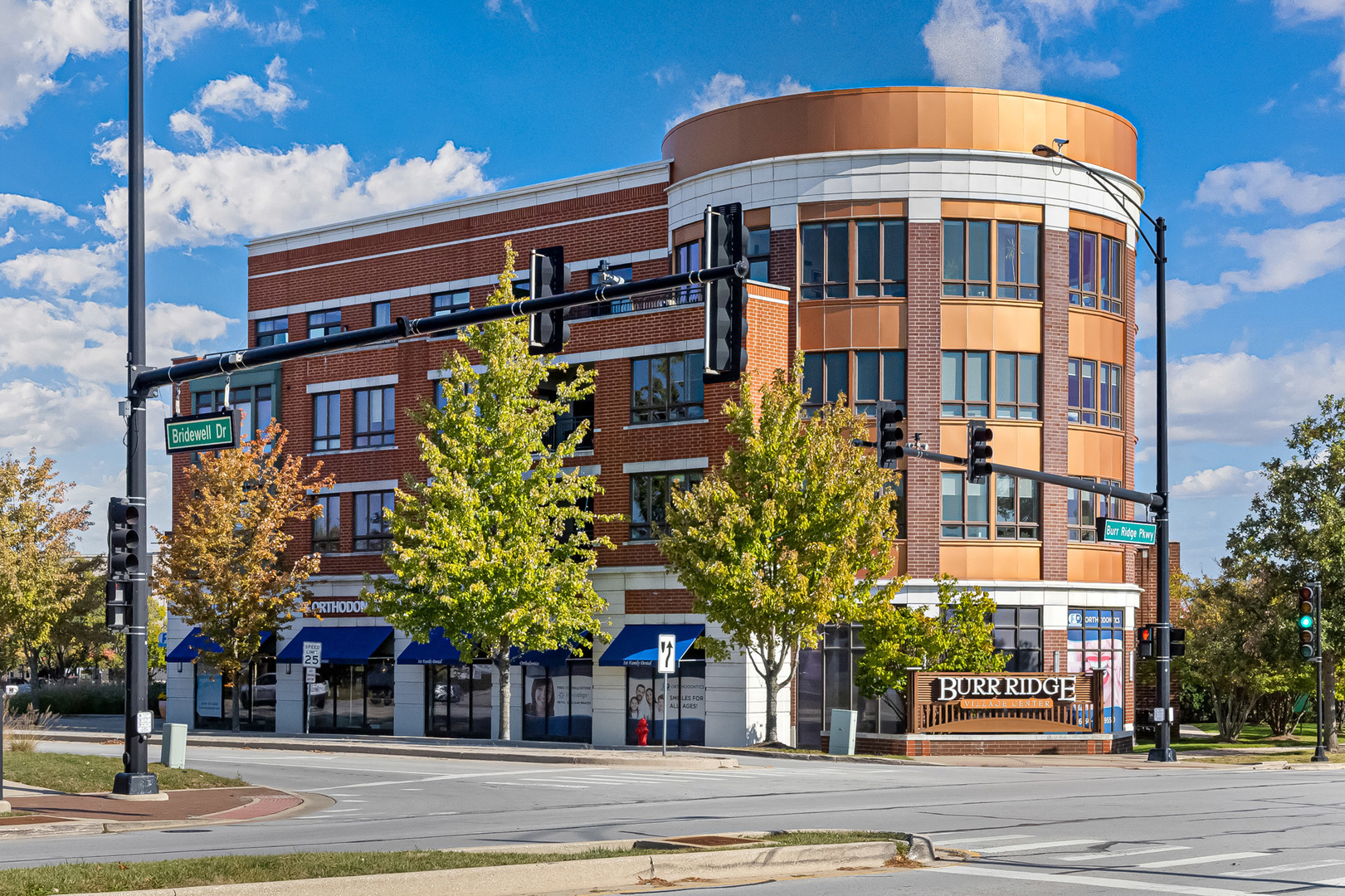 450 VILLAGE CENTER Drive #210, Burr Ridge, IL 60527