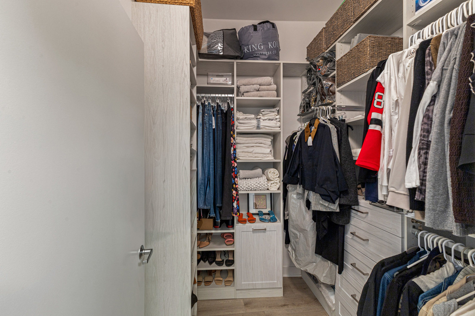 450 VILLAGE CENTER Drive #210, Burr Ridge, IL 60527