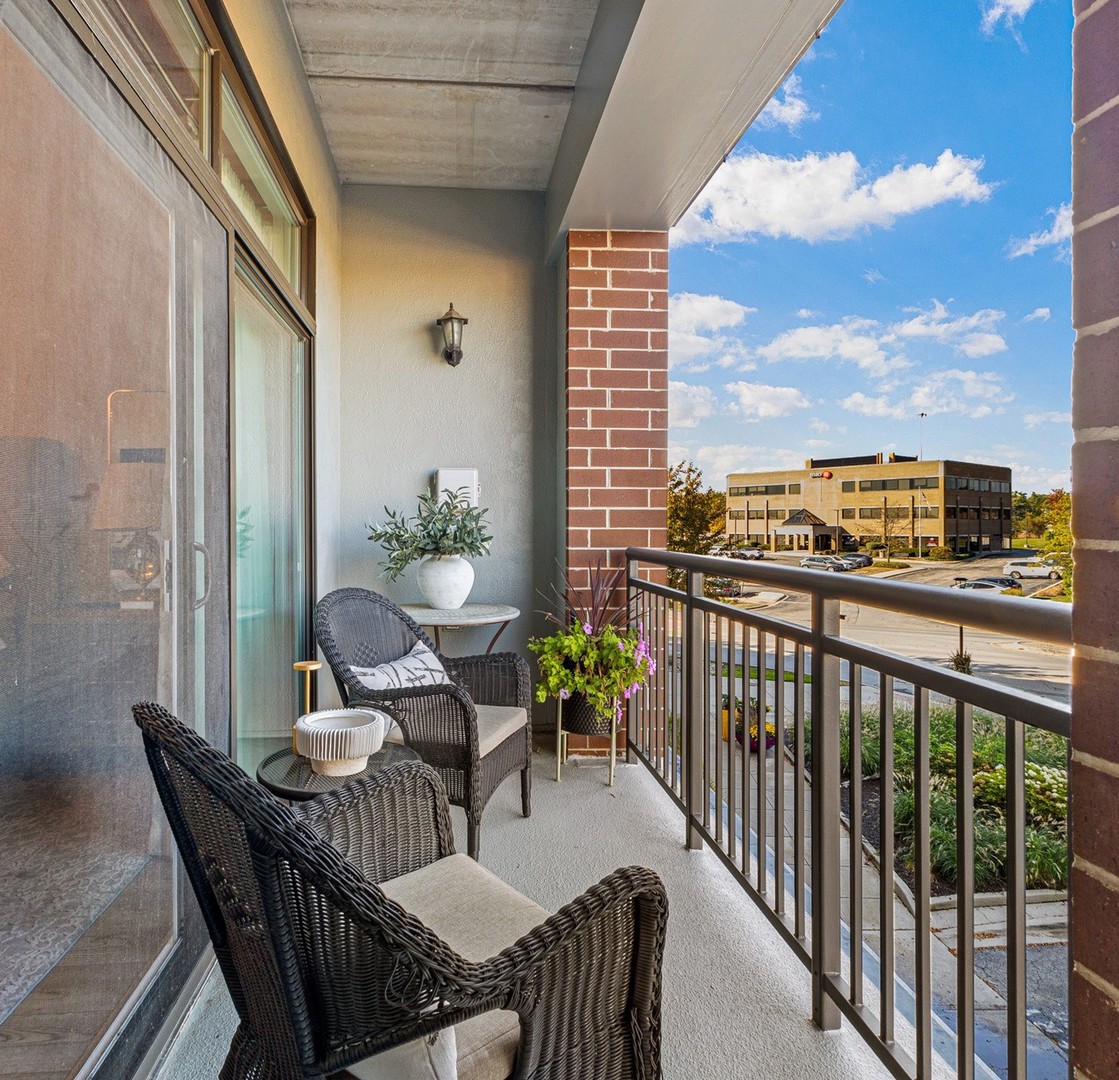 450 VILLAGE CENTER Drive #210, Burr Ridge, IL 60527