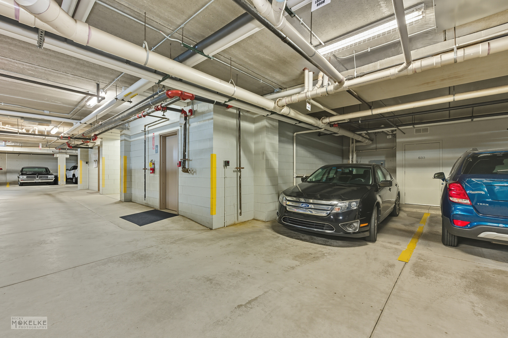 27 E Hattendorf Avenue #216, Roselle, IL 60172