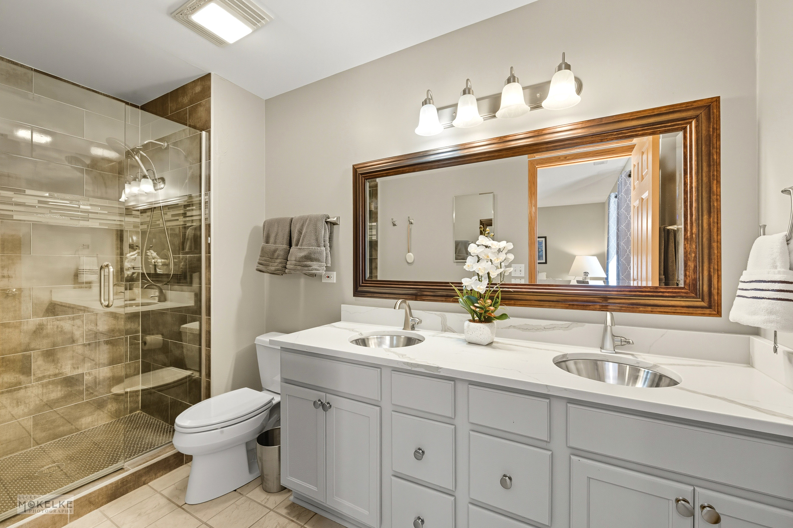 27 E Hattendorf Avenue #216, Roselle, IL 60172