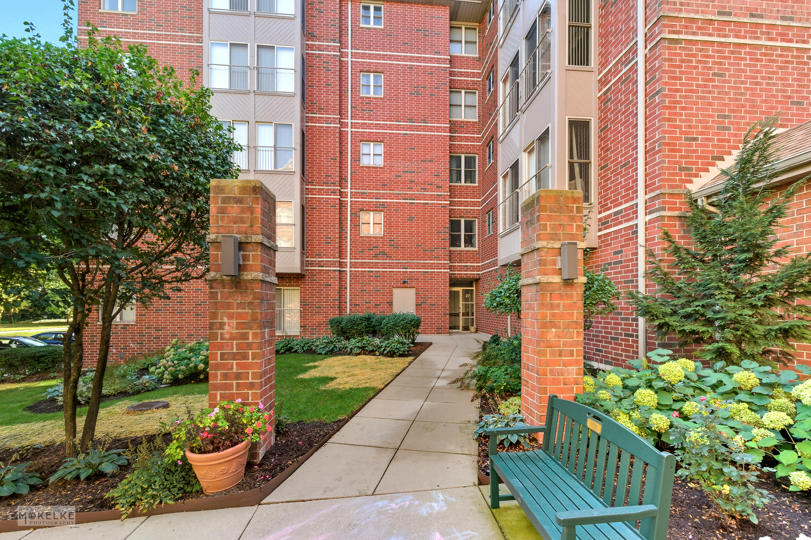 27 E Hattendorf Avenue #216, Roselle, IL 60172