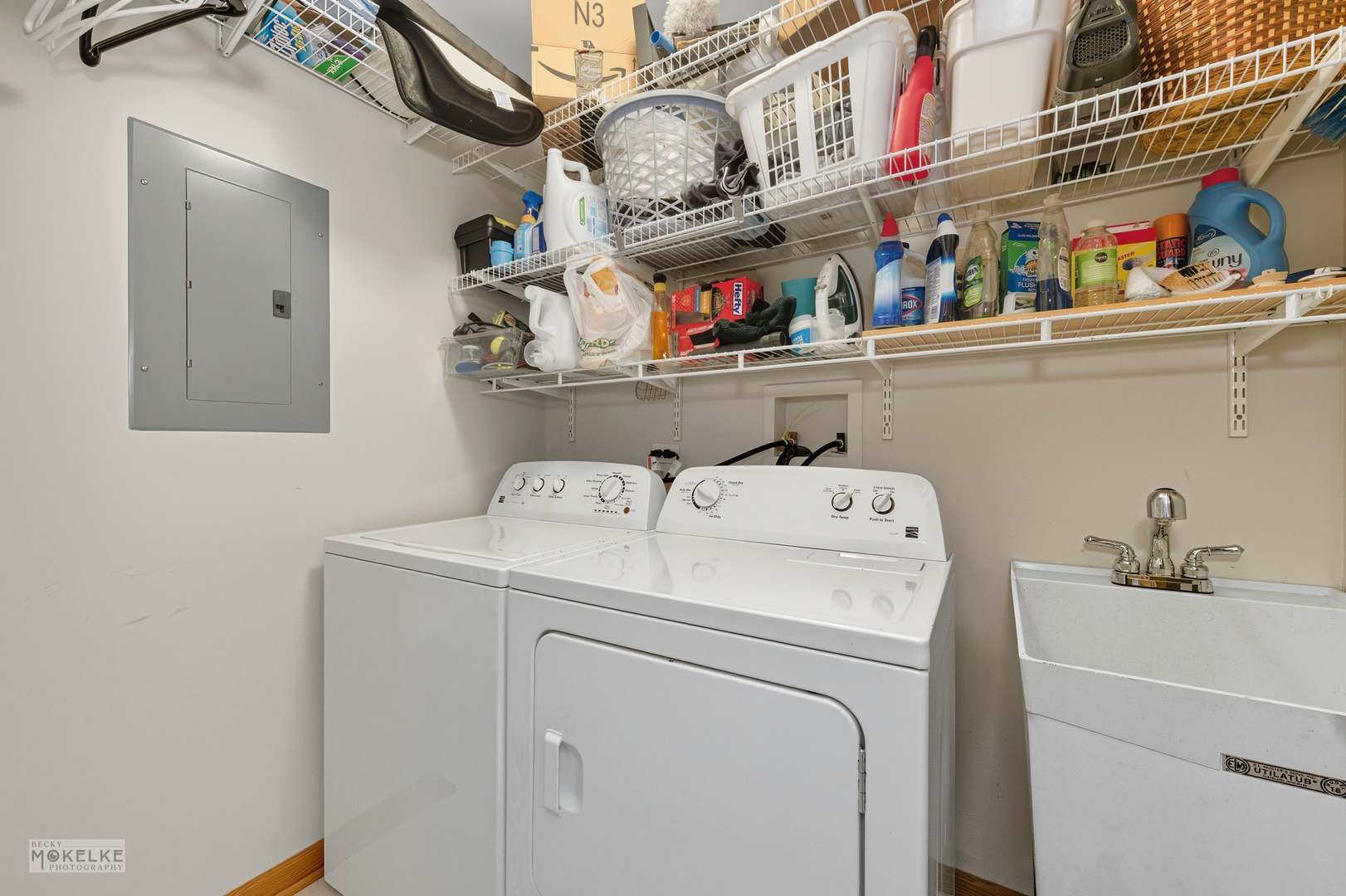 27 E Hattendorf Avenue #216, Roselle, IL 60172