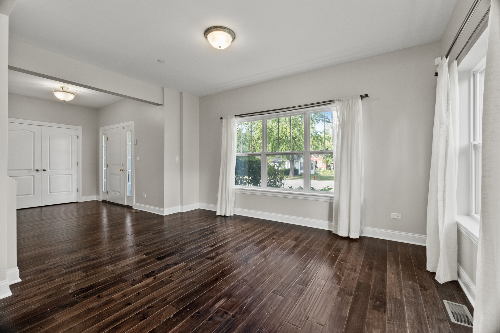 47 E 55th Street, Westmont, IL 60559