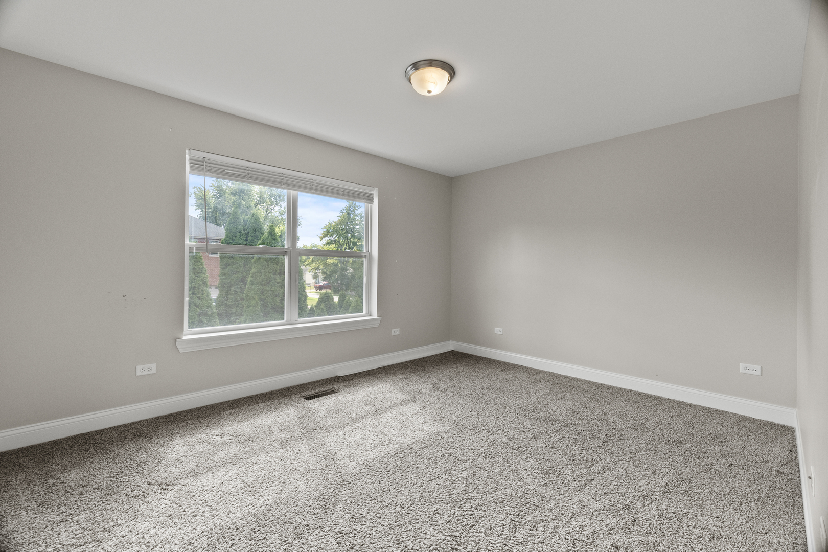 47 E 55th Street, Westmont, IL 60559