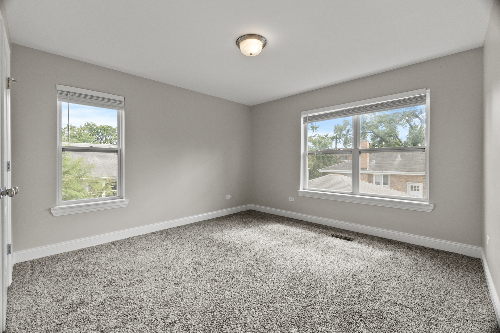 47 E 55th Street, Westmont, IL 60559