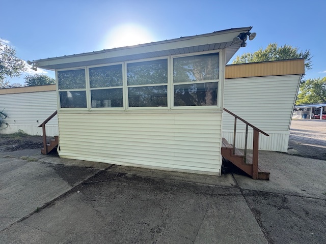 135 Ave C, Bloomington, IL 61701