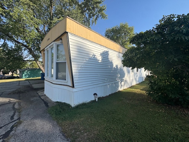 135 Ave C, Bloomington, IL 61701