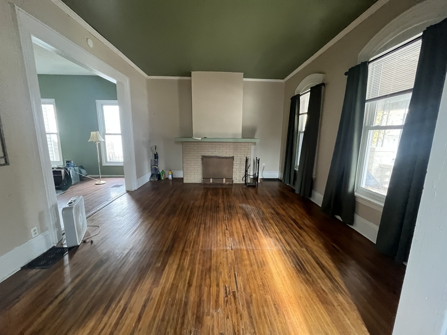 1002 N Roosevelt Avenue, Bloomington, IL 61701