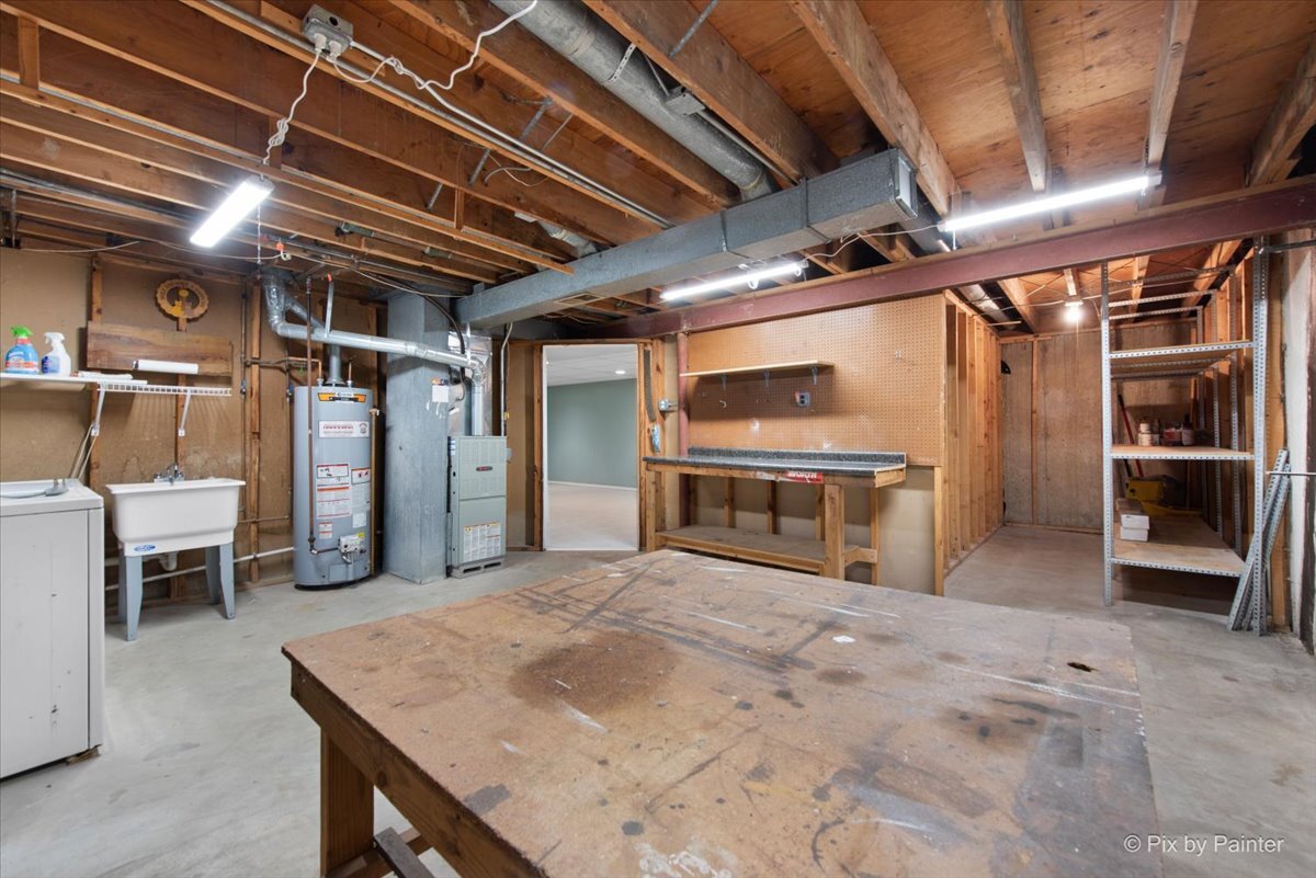 1429 Terry Road, Glendale Heights, IL 60139